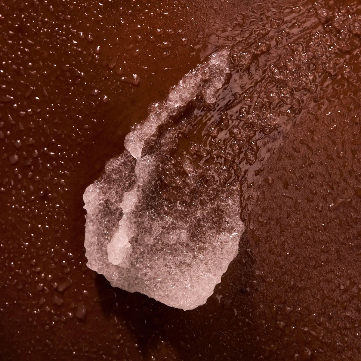 the-glow-getter-multi-oil-body-scrub-z4 NATR-40028-Alt-Image-TheGlowGetterMulti-OilBodyScrub-08.webp